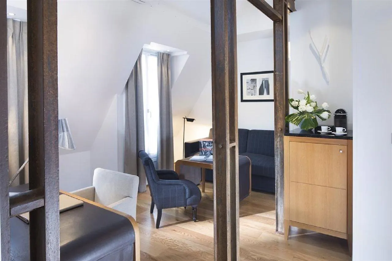 Otel Le Six Paris