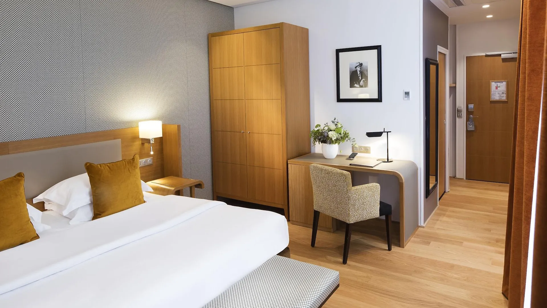 Otel Le Six