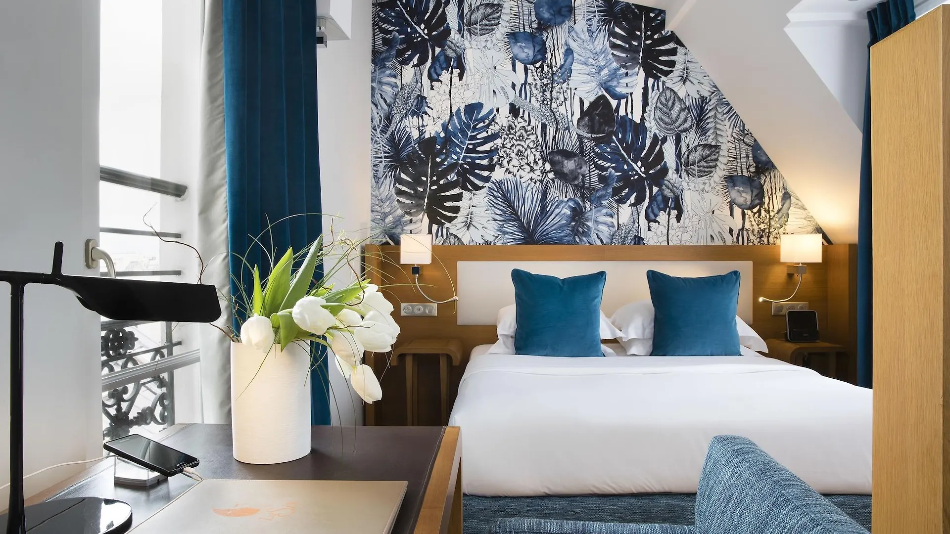 Le Six 4* Paris