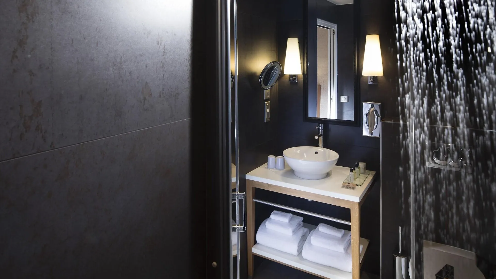 Hotel Le Six 4*