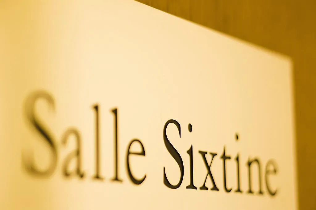 Le Six Otel Paris