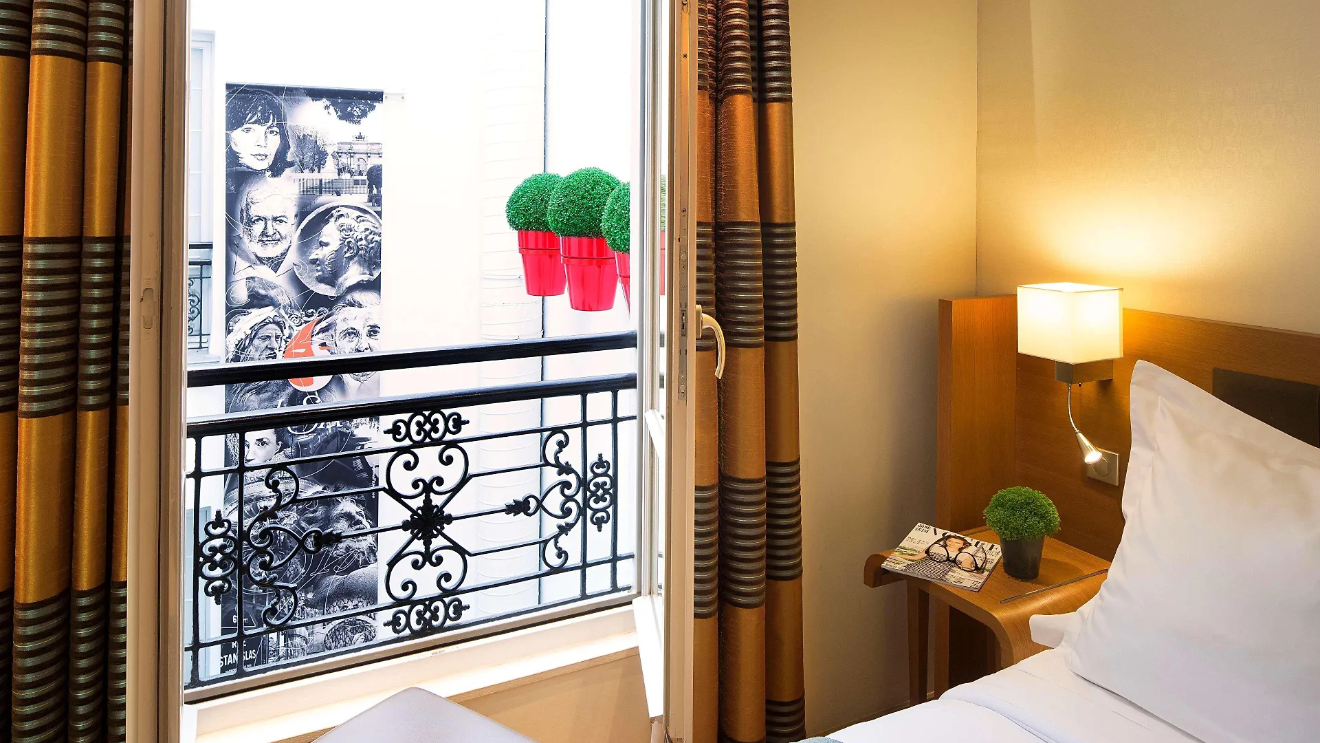 Le Six Hotel 4*