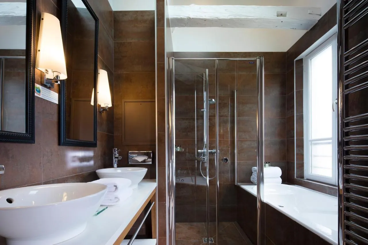Le Six Otel 4*