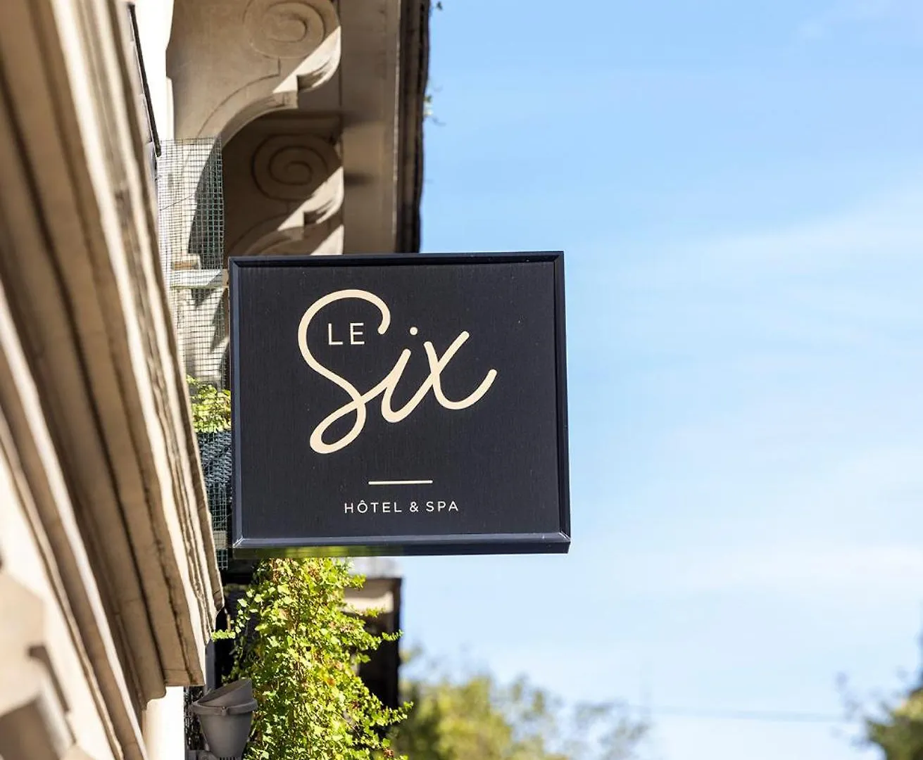 Le Six 4* Paris