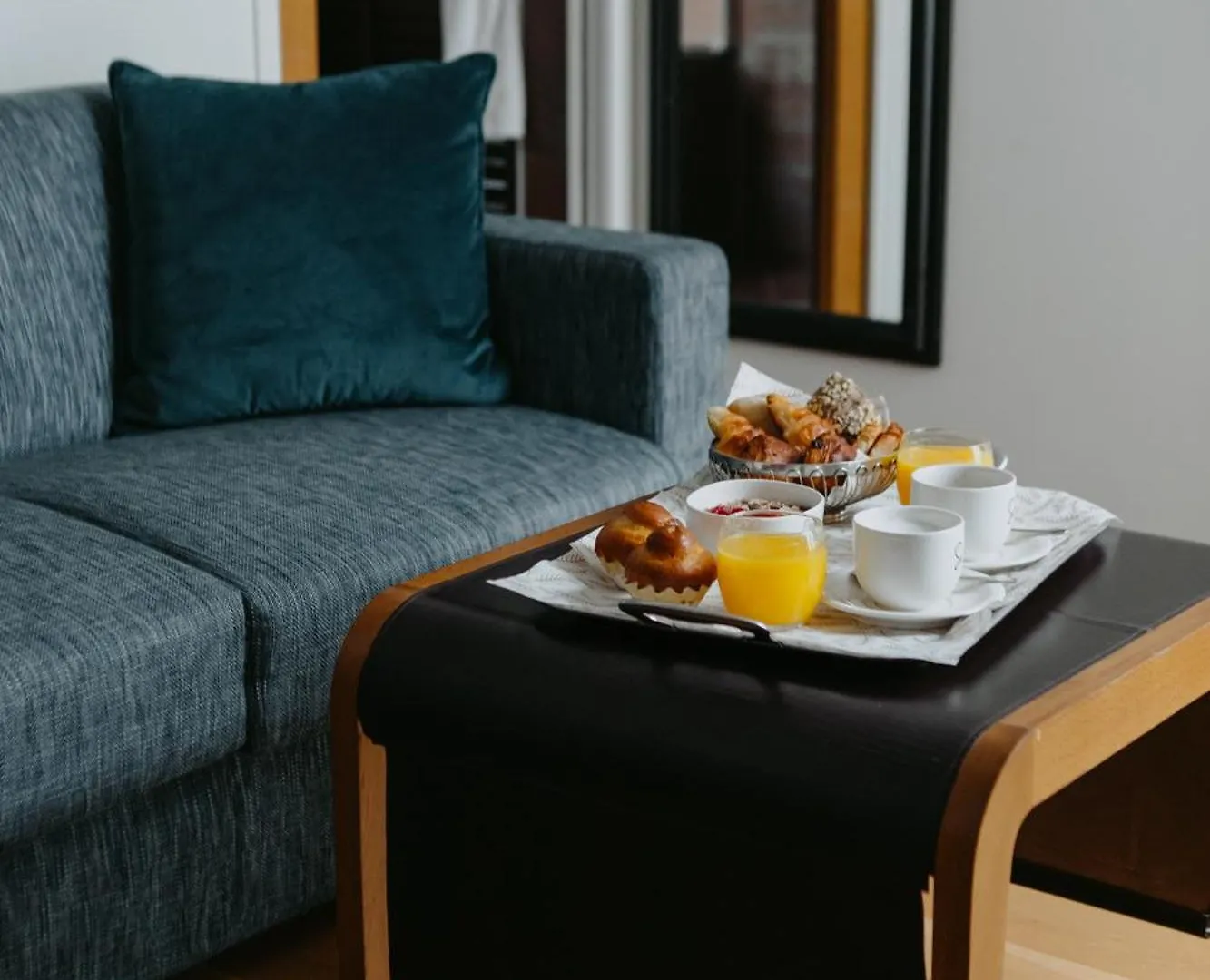 Le Six Hotel