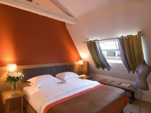 Le Six Hotel Paris