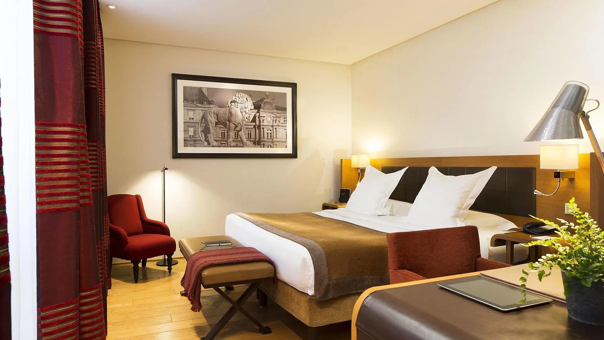 Otel Le Six