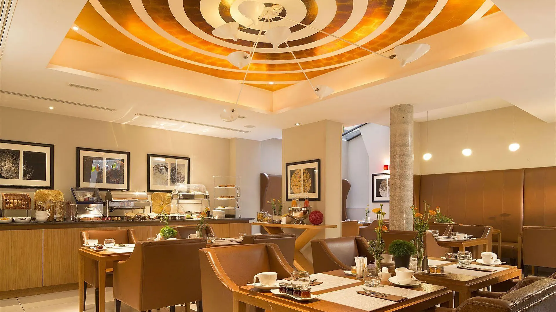 Le Six 4* Paris